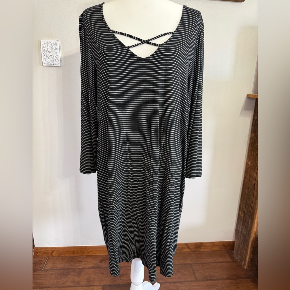 Maurices XL Black and White Long Sleeve Striped Dress